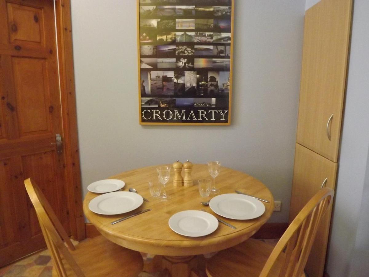 Bed and Breakfast Sydney House à Cromarty Extérieur photo