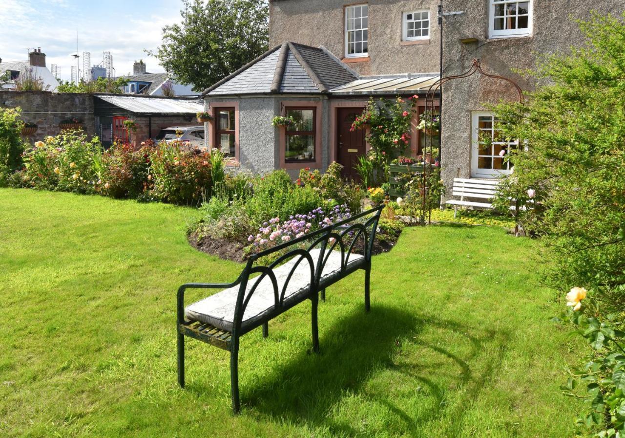 Bed and Breakfast Sydney House à Cromarty Extérieur photo